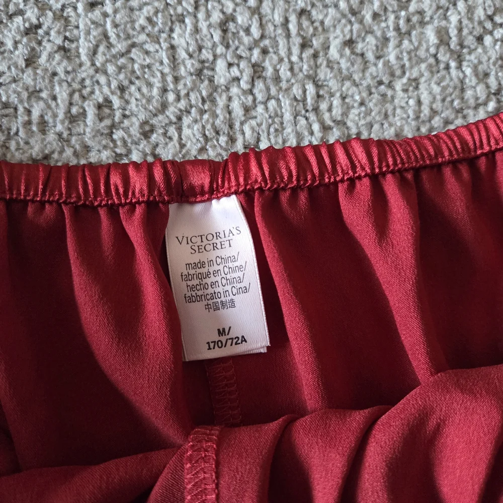 Elegant Victoria’s Secret Red Satin Lace Lingerie Set M | Babydoll & Shorts - Picture 8 of 10